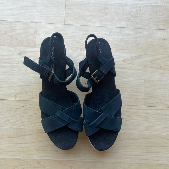 Toms - Womens Willow Sandals, size 7.5 US womens, color black - Picture 2 of 5